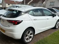 Used Vauxhall Astra SRi 150 HP (110 kW) 2016 White Hatchback