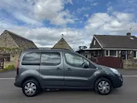 Used Citroën Berlingo Feel 100 HP (73 kW) 2018 Grey MPV
