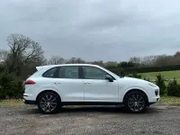 Used Porsche Cayenne 262 HP (192 kW) 2016 White SUV