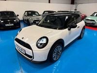 Używany Mini Cooper Classic 2024 Biały Hatchback