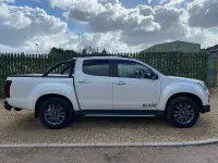 Used Isuzu Pick up 164 HP (120 kW) 2019 White Pickup