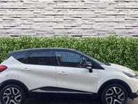 Used Renault Captur Dynamique 90 HP (66 kW) 2015 Cream and black SUV