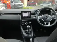 Used Renault Clio Evolution 90 HP (66 kW) 2022 Red Hatchback