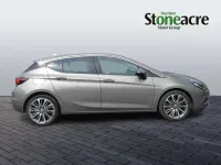 Begagnad Vauxhall Astra Elite 150 HK (110 kW) 2017 Grå Halvkombi