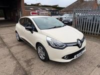 Used Renault Clio IV Dynamique 90 HP (66 kW) 2015 Cream Hatchback