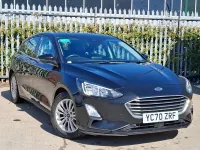 Begagnad Ford Focus Titanium 125 HK (91 kW) 2020 Svart Halvkombi