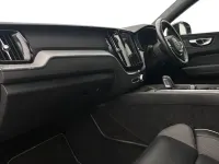 Used Volvo XC60 R-Design 194 HP (142 kW) 2021 White SUV