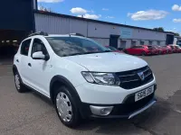 Used Dacia Sandero Lauréate 90 HP (66 kW) 2015 White Hatchback