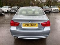 Begagnad BMW 320 2009 Blå Sedan