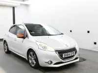 Used Peugeot 208 Roland Garros 82 HP (60 kW) 2014 White Hatchback