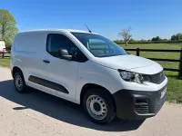 Used Peugeot Partner Premium 131 HP (96 kW) 2023 White MPV