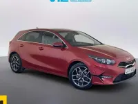 Usado Kia Ceed 160 HP (117 kW) 2023 Vermelho Citadino