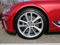 Begagnad Bentley Continental 2018 Röd Sportkupé