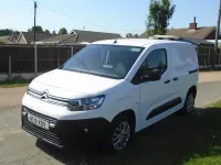 Used Citroën Berlingo Start 100 HP (73 kW) 2019 White MPV