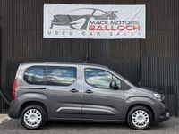 Begagnad Vauxhall Combo S 100 HK (73 kW) 2018 Grå Minibuss