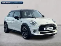Usado Mini Cooper Classic 136 HP (100 kW) 2020 Branco Citadino