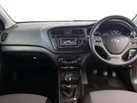 Used Hyundai i20 SE 100 HP (73 kW) 2017 Red Hatchback