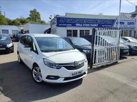 Second-hand Vauxhall Zafira SRi 2018 Alb Monovolum