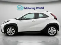 Used Toyota Aygo X PURE 72 HP (52 kW) 2023 White SUV