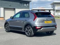 Gebraucht Kia Niro 139 PS (102 kW) 2024 Grau SUV