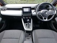 Used Renault Clio V Techno 145 HP (106 kW) 2023 Orange Hatchback