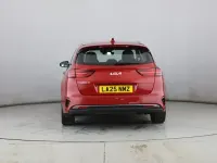 Usado Kia Ceed 138 HP (101 kW) 2025 Vermelho Citadino