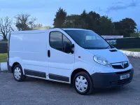 Gebraucht Vauxhall Vivaro 2011 Weiß Van / Kleinbus