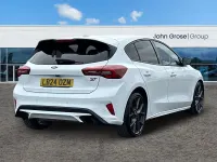 Used Ford Focus ST 280 HP (205 kW) 2024 White Hatchback