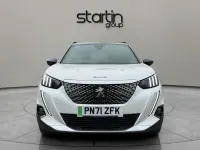 Second-hand Peugeot e-2008 Premium 98 kW (134 CP) 2022 Alb SUV