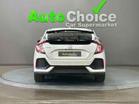 Begagnad Honda Civic SR 129 HK (94 kW) 2018 Vit Halvkombi