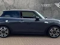 Usado Mini Cooper S Comfort 192 HP (141 kW) 2019 Cinzento Citadino