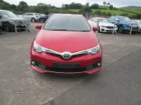 Used Toyota Auris 112 HP (82 kW) 2016 Red Hatchback