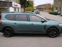 Used Dacia Jogger Extreme 141 HP (103 kW) 2024 Green MPV
