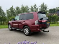 Used Mitsubishi Shogun 2016 Red SUV
