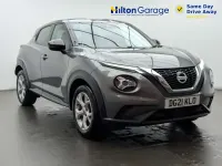 Usado Nissan Juke N-Connecta 114 HP (83 kW) 2021 Cinzento SUV