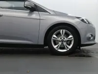 Używany Ford Focus Zetec 115 KM (84 kW) 2013 Srebrny Kombi