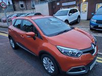 Used Renault Captur Expression+ 90 HP (66 kW) 2013 Orange SUV