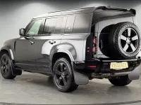 Käytetty Land Rover Defender HSE Dynamic 300 HP (220 kW) 2023 Harmaa Katumaasturi