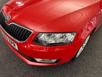 Used Skoda Octavia Elegance 105 HP (77 kW) 2013 Red Hatchback