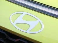 Nuevo Hyundai Bayon Blackline 90 CV (66 kW) 2026 Verde SUV