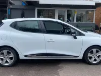 Used Renault Clio Dynamique 75 HP (55 kW) 2015 White Hatchback