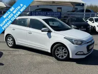 Begagnad Hyundai i20 SE 84 HK (61 kW) 2017 Vit Halvkombi