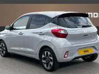 New Hyundai i10 Advanced 83 HP (61 kW) 2025 Red Hatchback