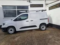 Used Vauxhall Combo Edition 100 HP (73 kW) 2019 White Van
