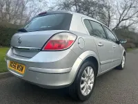 Used Vauxhall Astra Design Edition 2006 Silver Hatchback