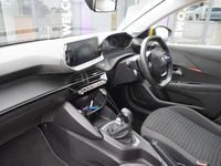 Used Peugeot 208 Active 74 HP (54 kW) 2020 Yellow Hatchback