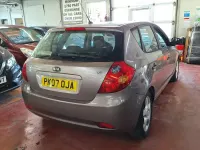 Used Kia Ceed 122 HP (89 kW) 2007 Bronze Hatchback