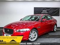 Used Jaguar XE Prestige 180 HP (132 kW) 2017 Red Sedan