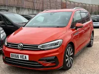 Used VW Touran R-line 150 HP (110 kW) 2016 Orange MPV