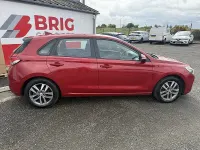 Used Hyundai i30 SE 110 HP (80 kW) 2017 Red Hatchback